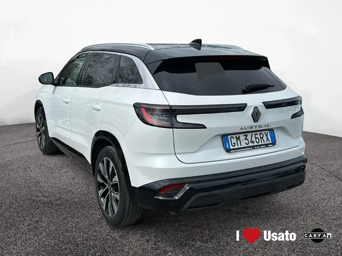 Usata Renault Clio Techno 158 CV (116 kW) 2023 Bianco Utilitaria