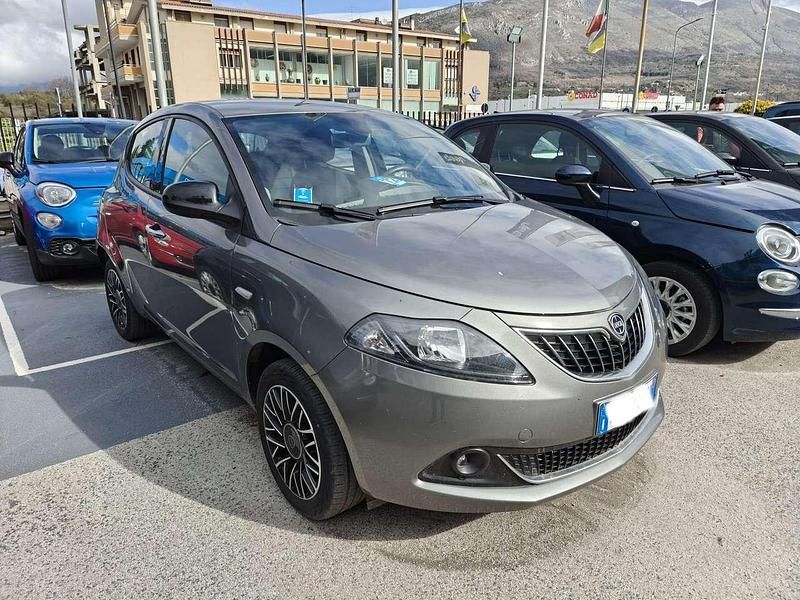 Usata Lancia Ypsilon S 69 CV (50 kW) 2024 Grigio Utilitaria
