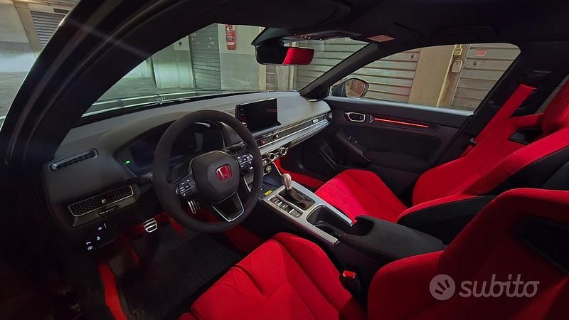 Usata Honda Civic Type R 329 CV (241 kW) 2023 Nero Berlina