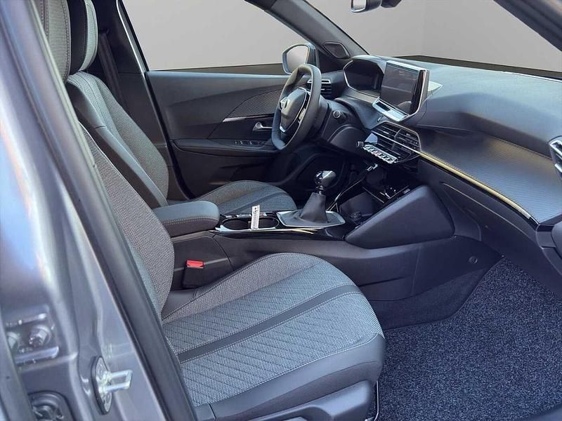 Usata Peugeot 2008 Allure 102 CV (75 kW) 2024 Grigio SUV