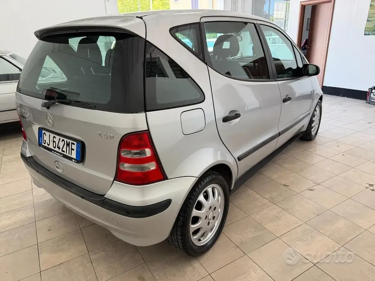 Usata Mercedes A160 Avantgarde 102 CV (75 kW) 2002 Grigio Monovolume