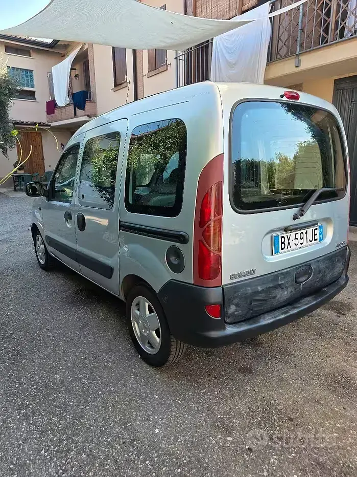 Usata Renault Kangoo 80 CV (58 kW) 2001 Grigio Monovolume