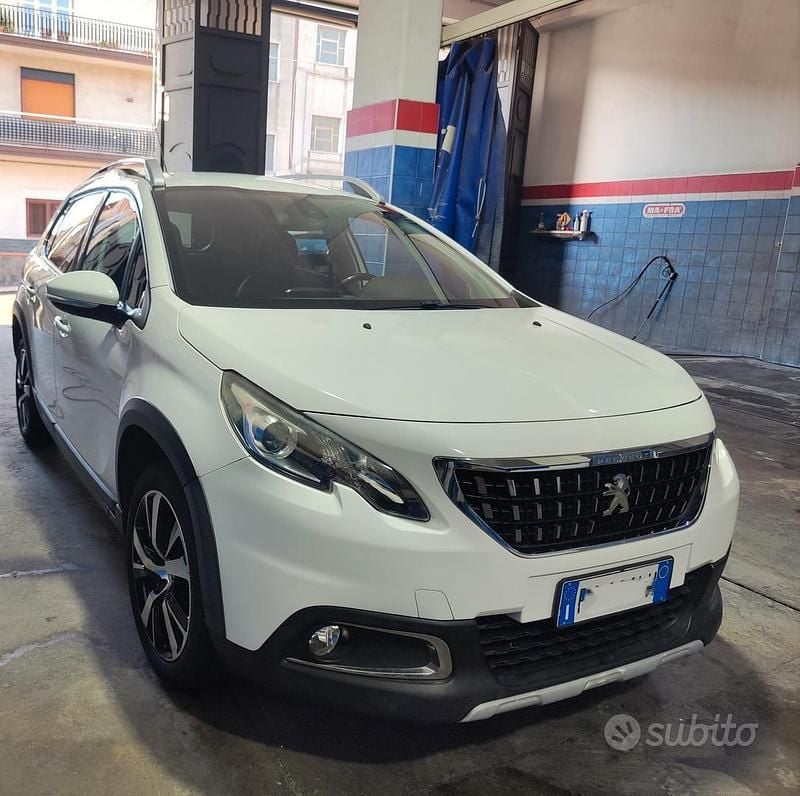 Bianco Usata 2018 Peugeot 2008 Allure SUV | 11.790 € (Buon prezzo) - Immagine 1/4