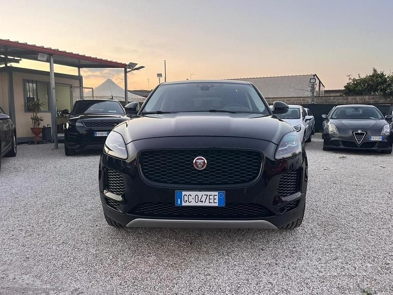 Begagnad Jaguar E-Pace R-Dynamic 150 HK (110 kW) 2020 Svart SUV