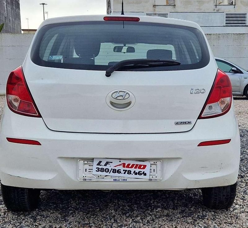 Usata Hyundai i20 Edition 75 CV (55 kW) 2012 Bianco Utilitaria