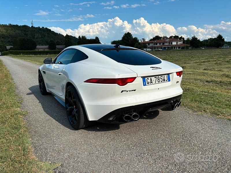 Usata Jaguar F-Type R 550 CV (404 kW) 2015 Bianco Coupé