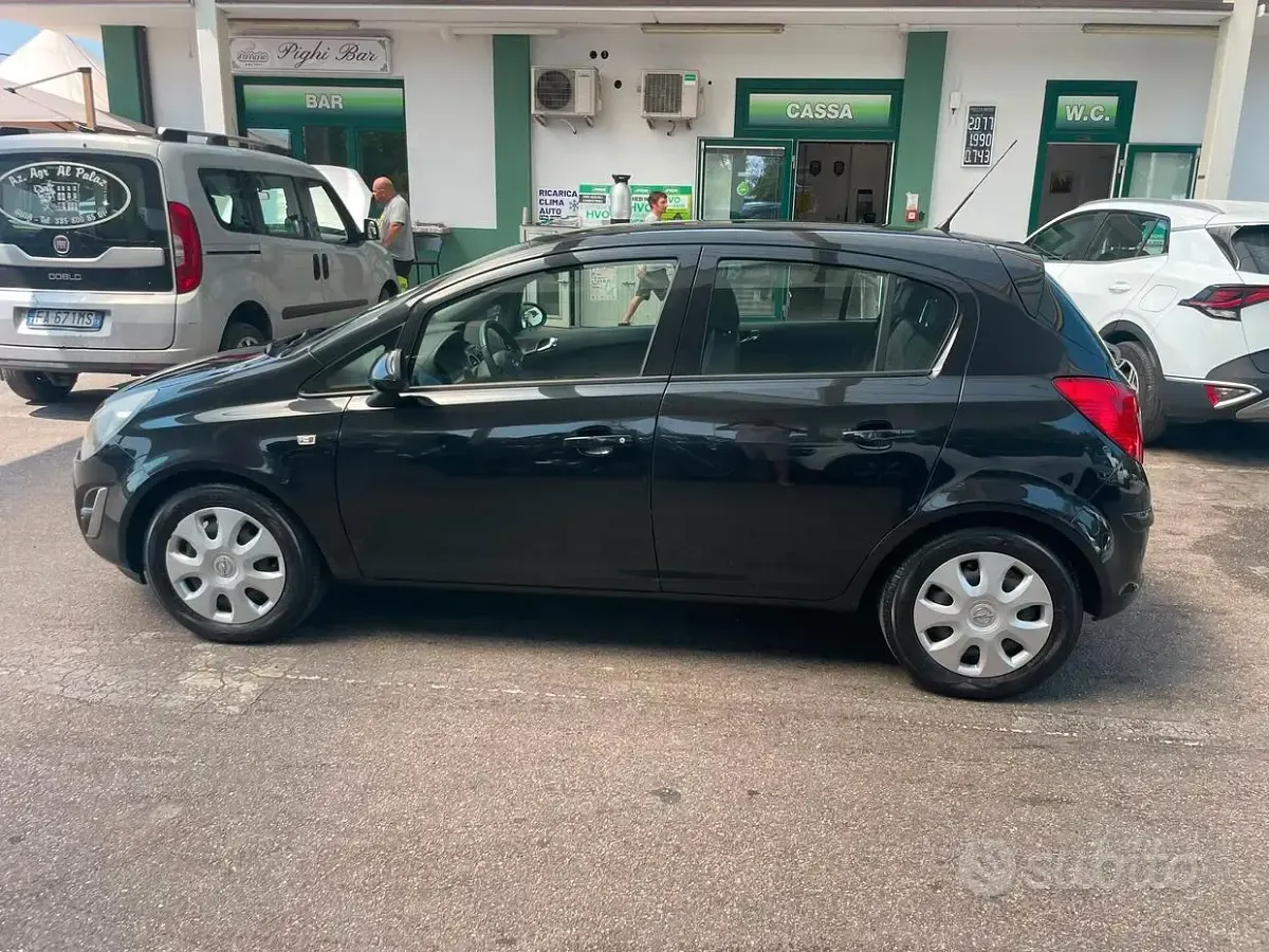 Usata Opel Corsa Edition 85 CV (62 kW) 2014 Nero Utilitaria