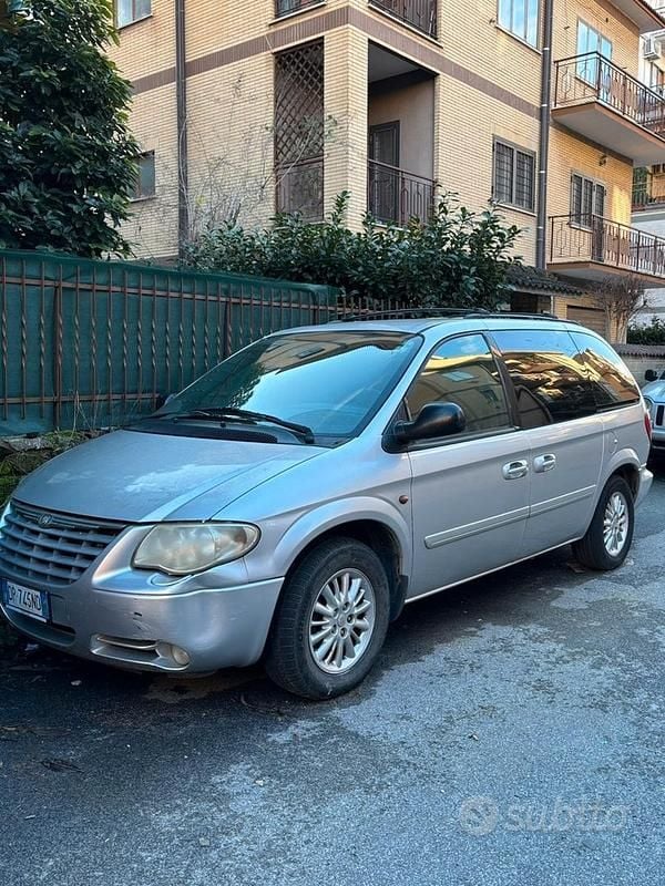 Usata Chrysler Voyager 2008 Grigio Monovolume