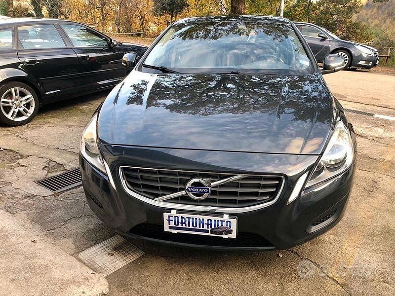 Usata Volvo V60 Business Edition 115 CV (84 kW) 2013 Grigio Station wagon