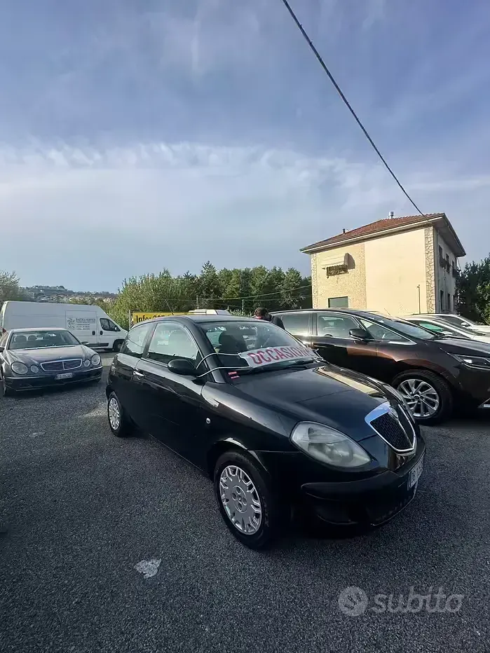 Usata Lancia Ypsilon 60 CV (44 kW) 2006 Nero Utilitaria