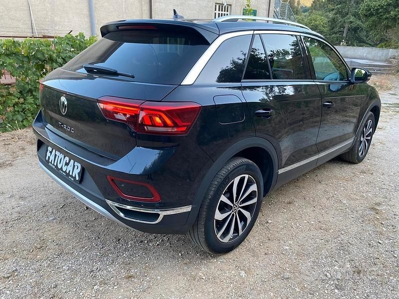 Usata VW T-Roc R-line 150 CV (110 kW) 2022 Nero SUV