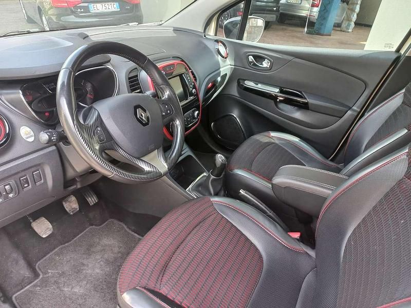 Usata Renault Captur 90 CV (66 kW) 2016 Beige SUV
