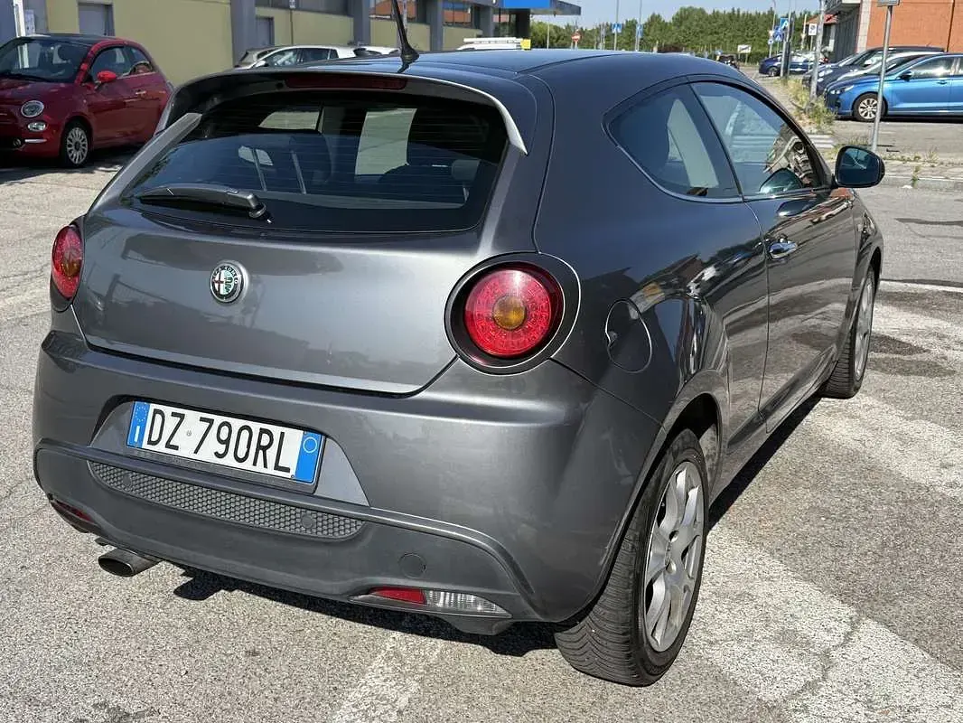 Usata Alfa Romeo MiTo Distinctive 120 CV (88 kW) 2010 Grigio Utilitaria