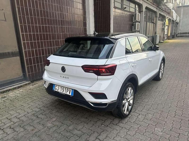 Usata VW T-Roc R-line 150 CV (110 kW) 2022 Bianco SUV