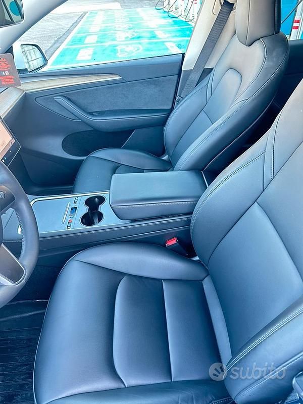 Usata Tesla Model Y RWD 250 kW (340 CV) 2023 Bianco SUV