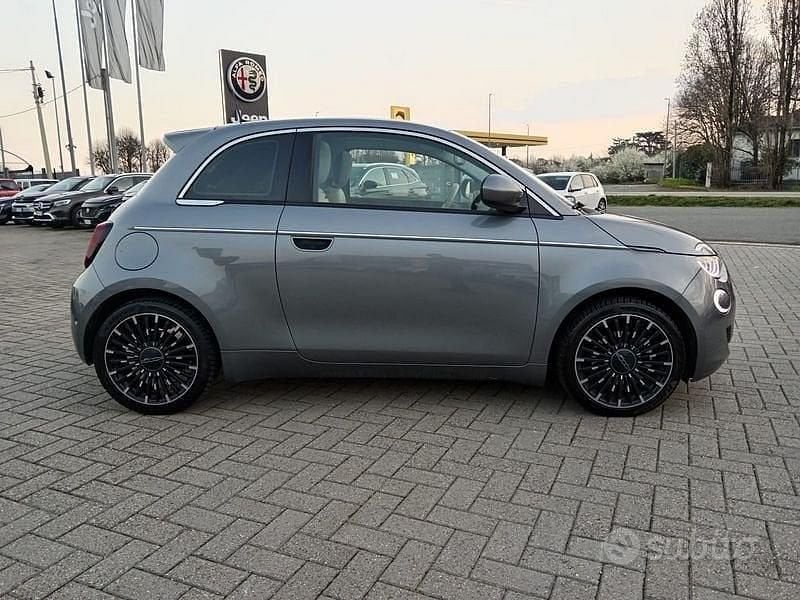 Usata Fiat 500e La Prima 86 kW (118 CV) 2021 Grigio Berlina