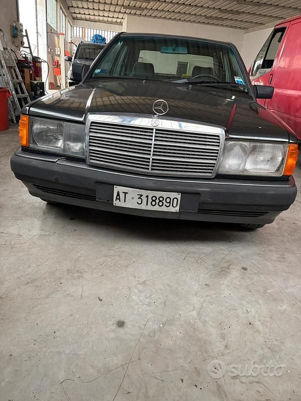 Usata Mercedes 190 1991 Grigio Berlina