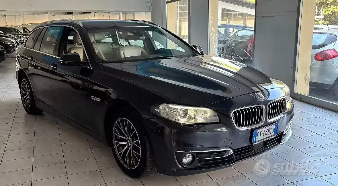 Usata BMW 520 Luxury Line 190 CV (139 kW) 2015 Marrone Station wagon