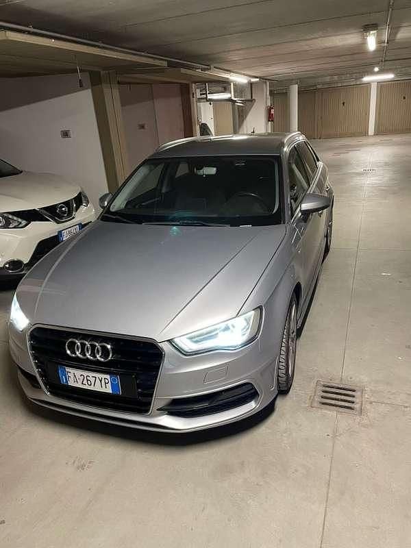 Usata Audi A3 Attraction 110 CV (80 kW) 2015 Argento Berlina
