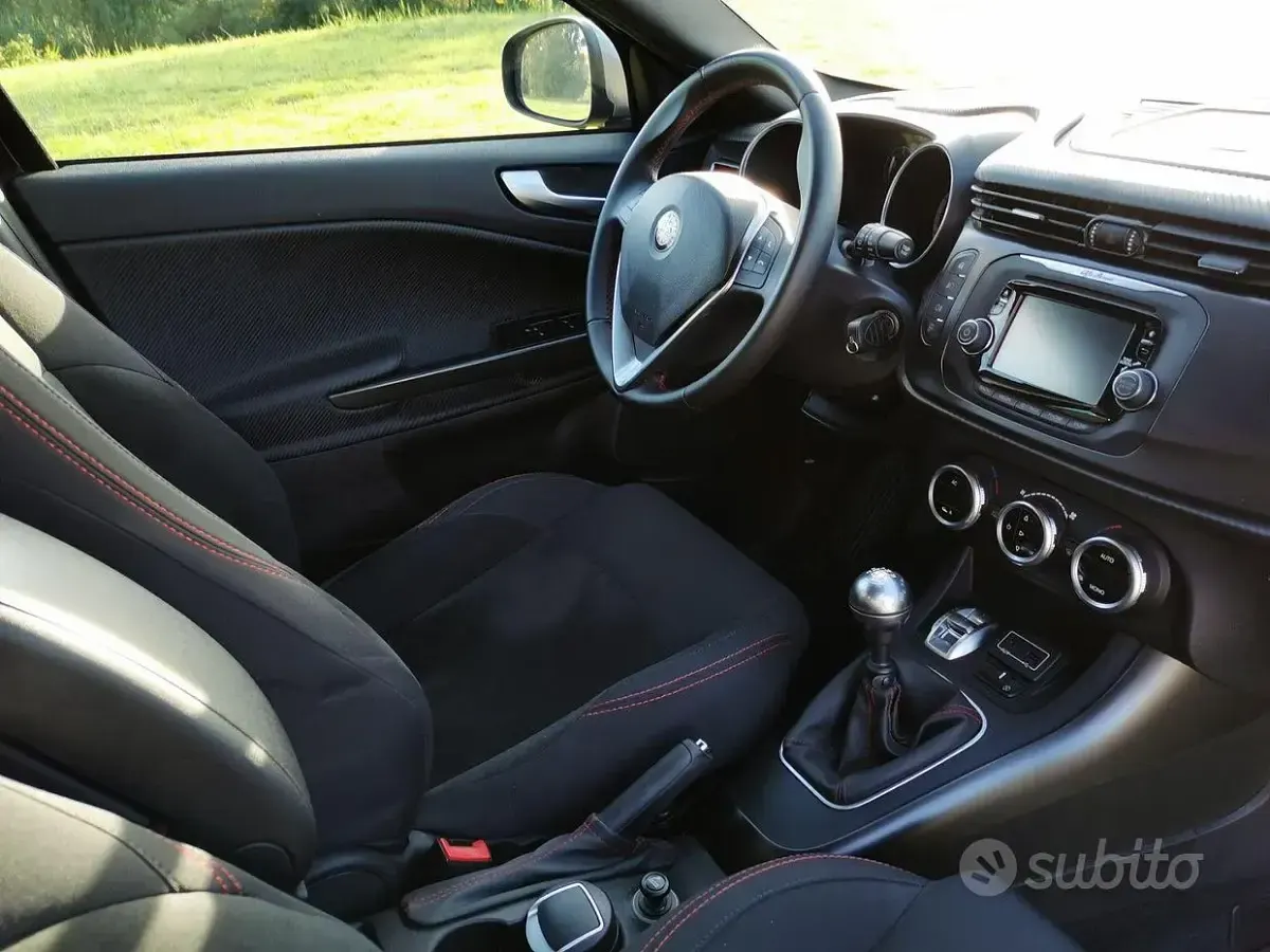 Usata Alfa Romeo Giulietta Sprint 105 CV (77 kW) 2015 Nero Utilitaria