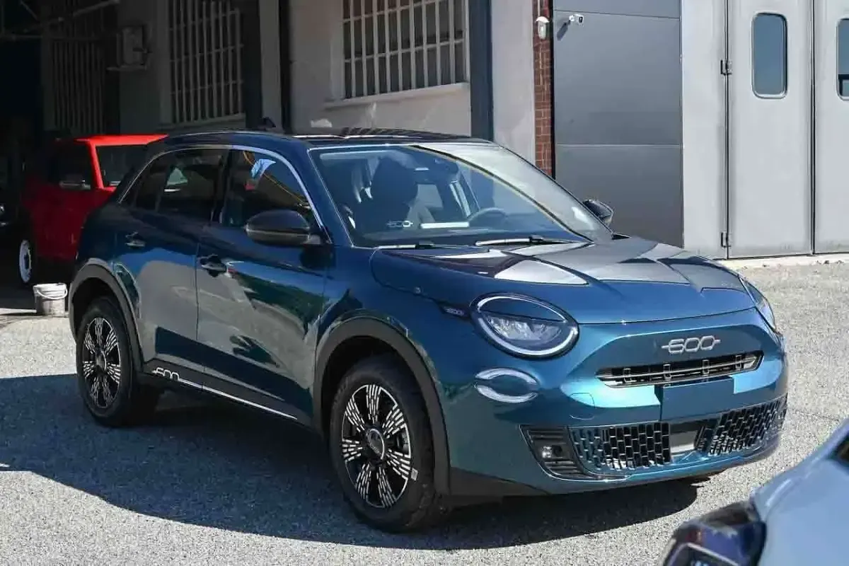 Nuova Fiat 600 101 CV (74 kW) 2026 Blu/azzurro SUV