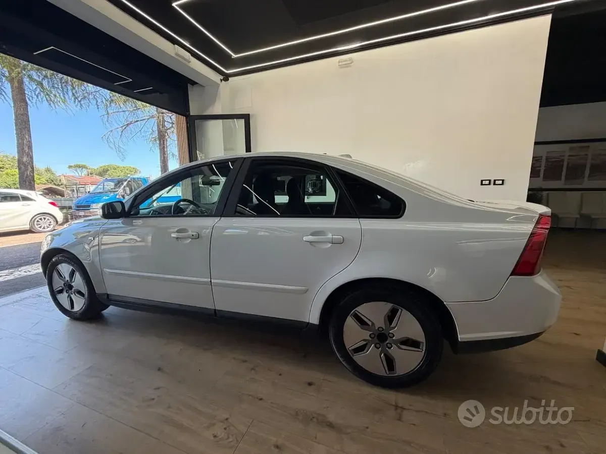 Usata Volvo S40 Momentum 109 CV (80 kW) 2009 Bianco Berlina