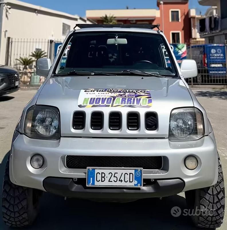 Usata Suzuki Jimny 82 CV (60 kW) 2002 Grigio SUV