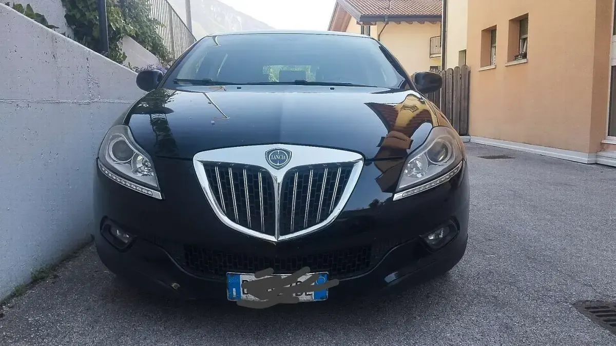 Usata Lancia Delta 165 CV (121 kW) 2009 Nero Utilitaria