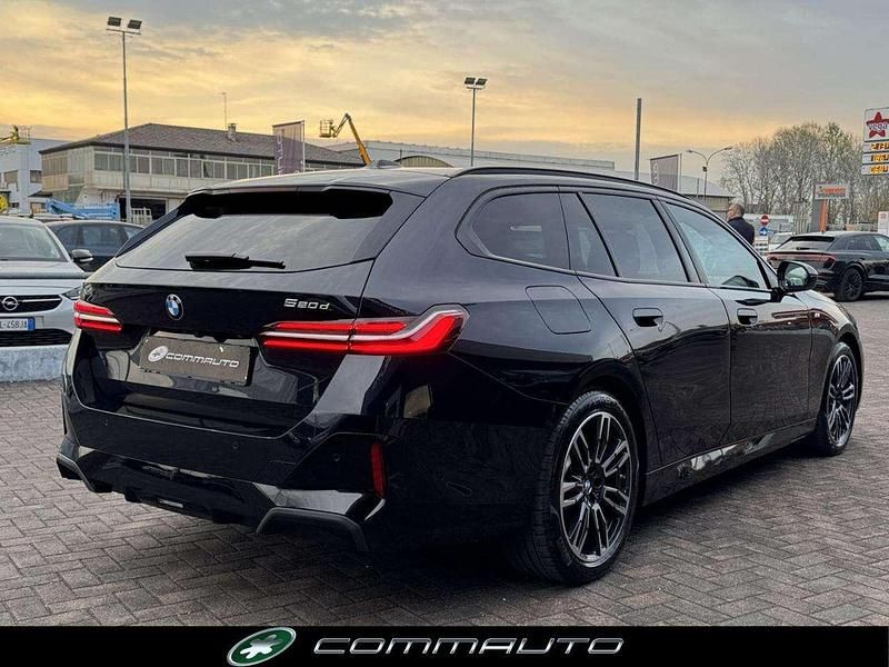 Usata BMW 520 M Sport 197 CV (144 kW) 2025 Blu Station wagon