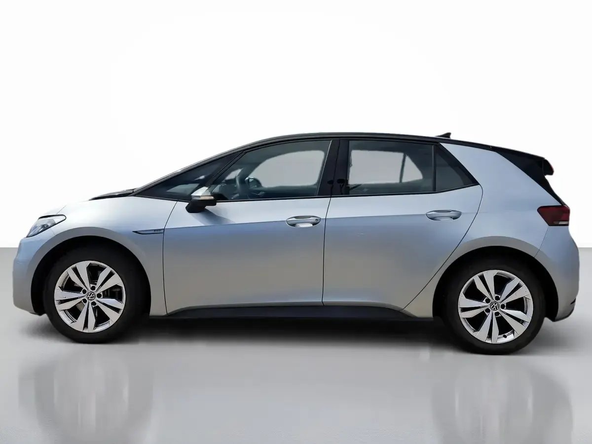 Usata VW ID.3 Pro Performance 150 kW (204 CV) 2023 Moon silver metallizzato nero Utilitaria