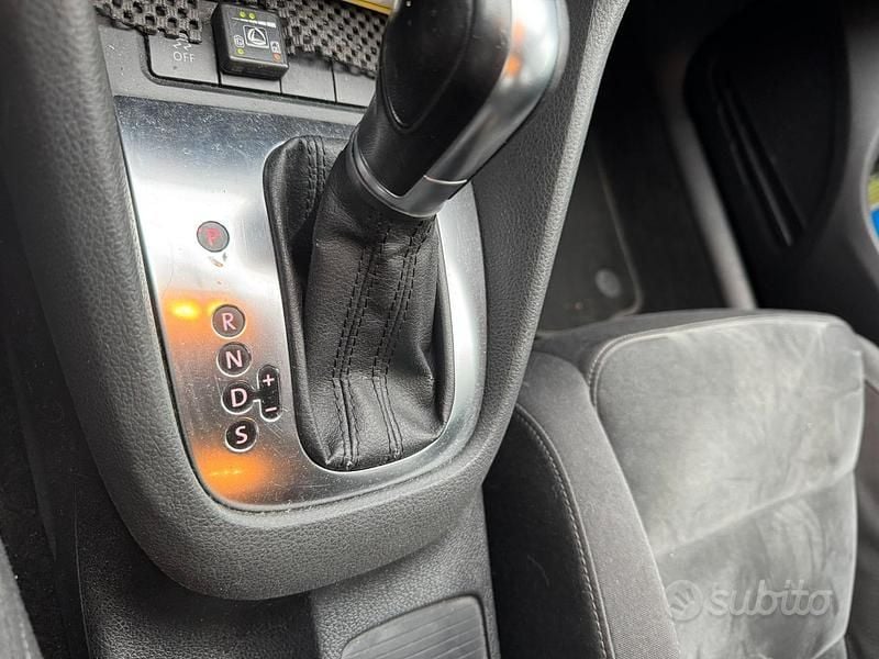 Usata VW Golf VI 122 CV (89 kW) 2011 Bianco Utilitaria