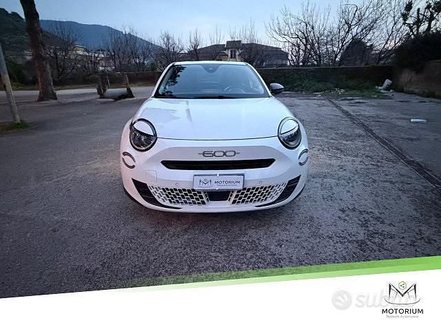 Usata Fiat 600 La Prima 110 CV (80 kW) 2024 Bianco SUV