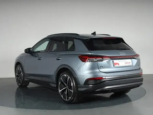 Usata Audi Q4 e-tron S-Line 250 kW (340 CV) 2025 Blu geyser metallizzato SUV