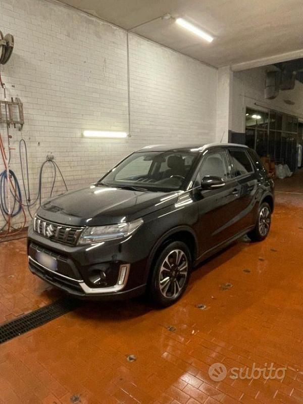 Nero Usata 2022 Suzuki Vitara SUV | 18.490 € (Buon prezzo) - Immagine 1/4
