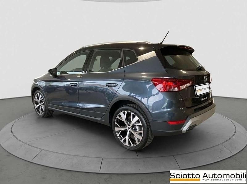 Usata Seat Arona Xperience 110 CV (80 kW) 2024 Verde SUV