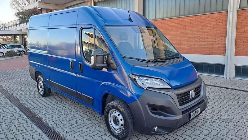 Usata Fiat Ducato 140 CV (102 kW) 2023 Italia Furgone
