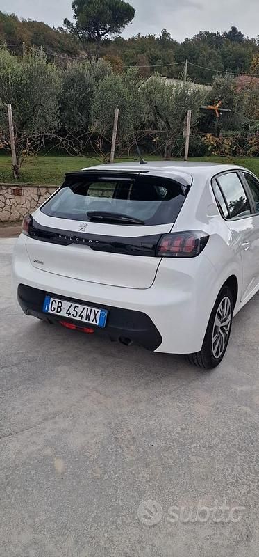 Usata Peugeot 208 Active 101 CV (74 kW) 2020 Bianco Utilitaria