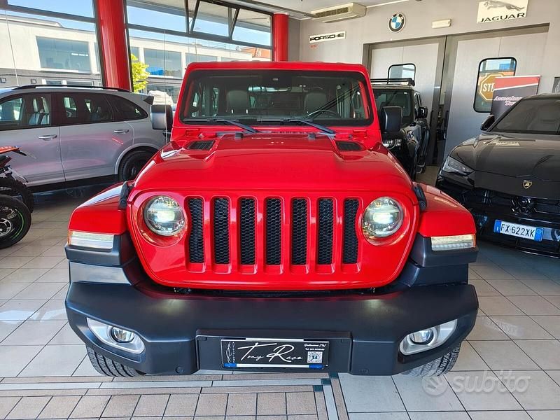 Usado Jeep Wrangler Sahara 272 HP (200 kW) 2020 Vermelho SUV