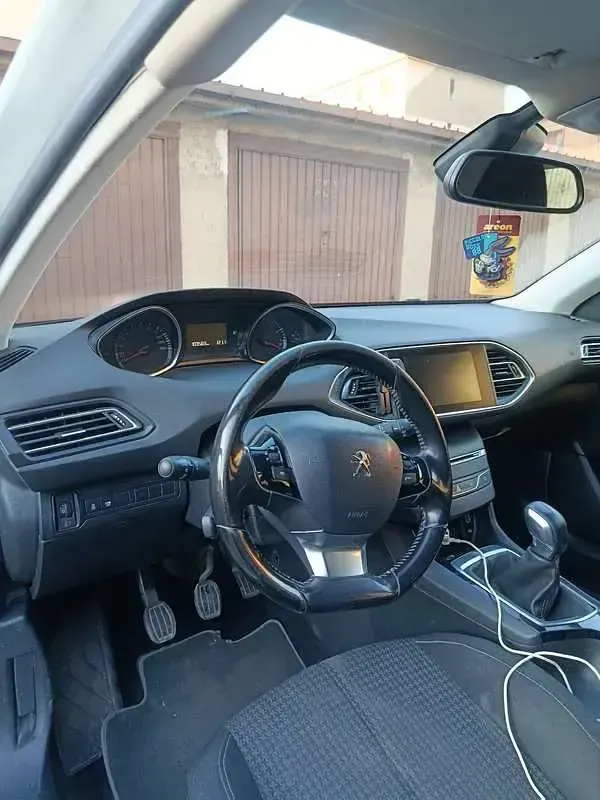 Usata Peugeot 308 110 CV (80 kW) 2016 Berlina