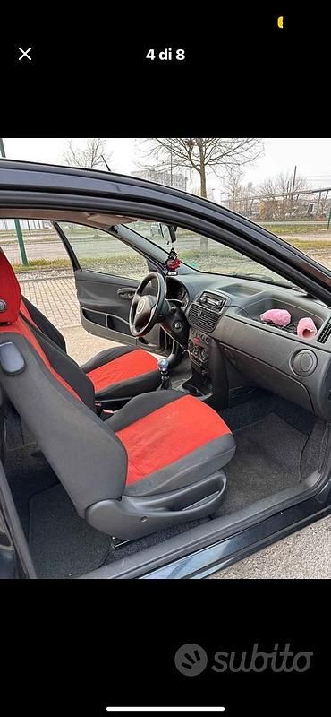 Usata Fiat Punto 80 CV (58 kW) 2006 Utilitaria