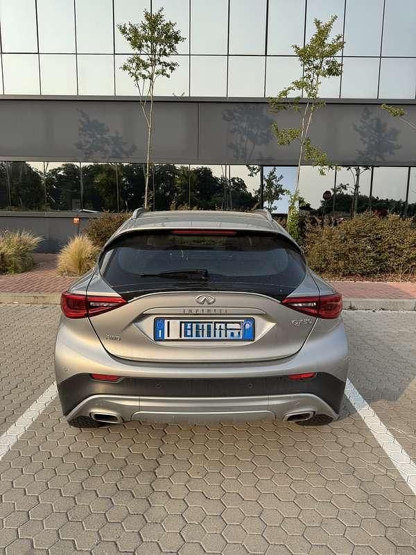 Usata Infiniti QX30 Premium 170 CV (125 kW) 2017 Grigio SUV