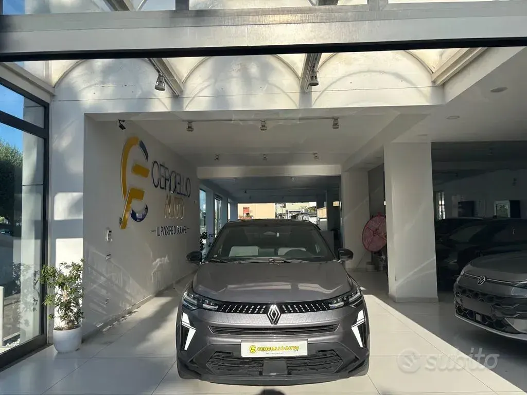 Usata Renault Captur Techno 91 CV (66 kW) 2025 Nero grigio metallizzato SUV