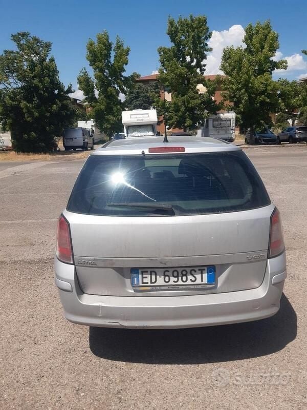 Usata Opel Astra 110 CV (80 kW) 2010 Grigio Station wagon