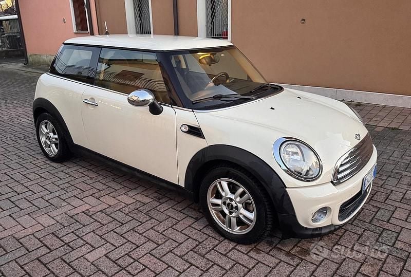 Beige Usata 2011 Mini Cooper Utilitaria | 4500 € (Buon prezzo) - Immagine 1/4