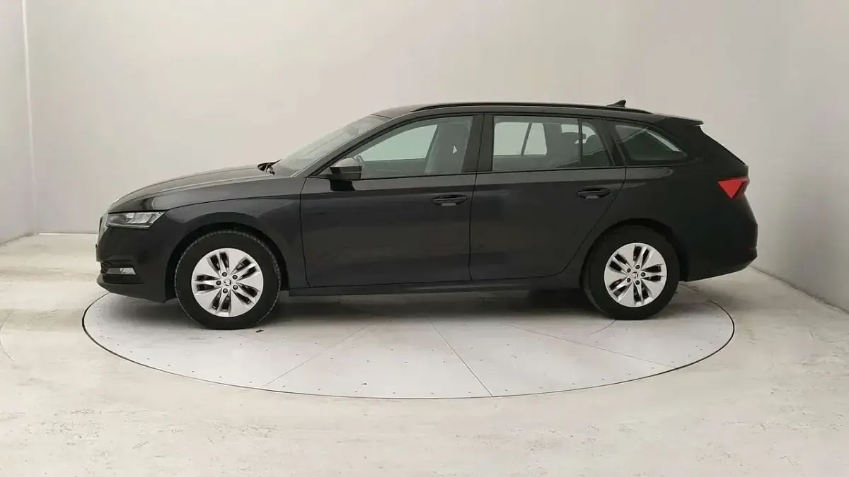 Usata Skoda Octavia Executive 150 CV (110 kW) 2021 Nero Station wagon