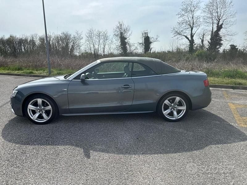 Usata Audi A5 Cabriolet S-Line 177 CV (130 kW) 2014 Grigio Cabrio