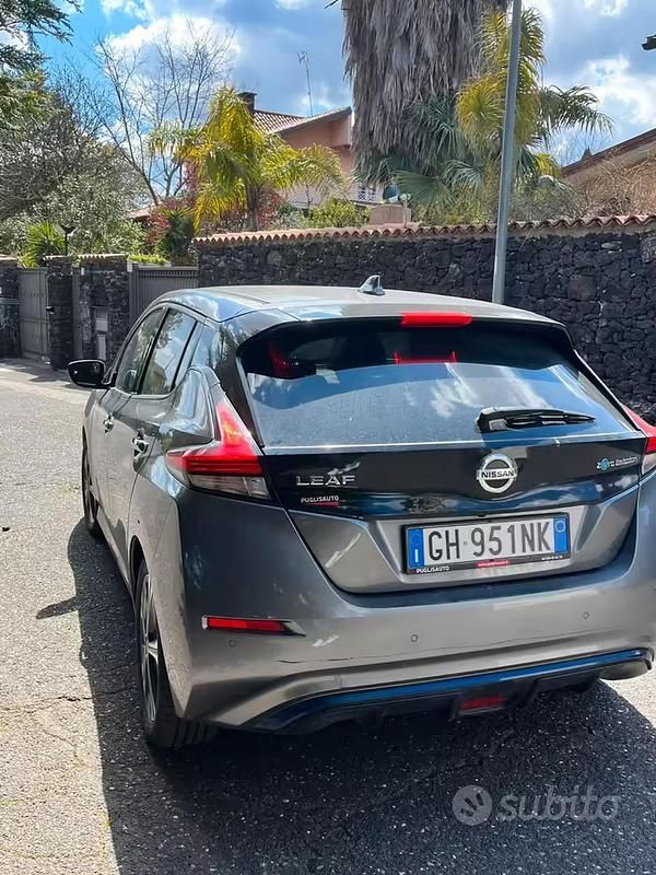 Usata Nissan Leaf 89 kW (122 CV) 2021 Grigio Utilitaria