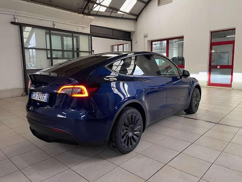 Usata Tesla Model Y 152 kW (208 CV) 2023 Blu/azzurro SUV
