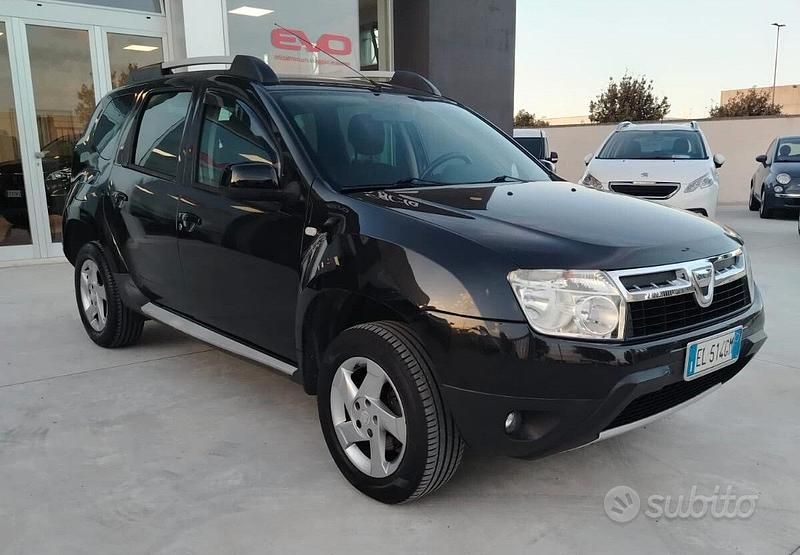 Usata Dacia Duster Lauréate 90 CV (66 kW) 2012 Nero SUV