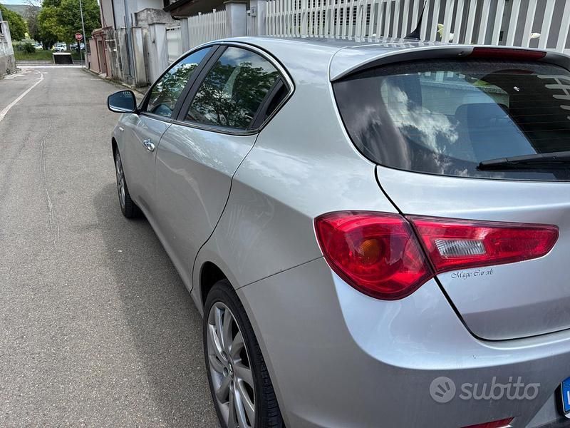 Usata Alfa Romeo Giulietta 2015 Grigio Utilitaria